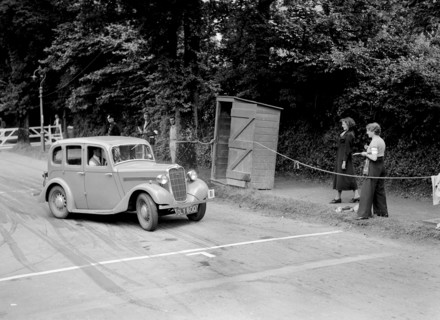 Singer of SGE Tett, winner of a premier award at the MCC Torquay Rally, July 1937. Artist: Bill Brunell.