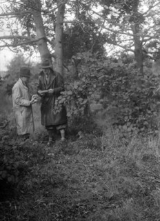 Two participants in the Bugatti Owners Club car treasure hunt, 25 October 1931. Artist: Bill Brunell.