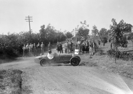 Bugatti Type 35, Bugatti Owners Club Hill Climb, Chalfont St Peter, Buckinghamshire, 1935. Artist: Bill Brunell.