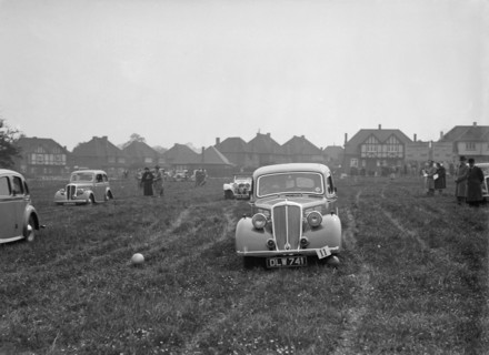 Standard Twelve at the Standard Car Owners Club Gymkhana, 8 May 1938. Artist: Bill Brunell.