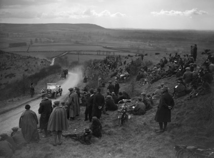 Essex Motor Club Kop Hillclimb, Buckinghamshire, 1922. Artist: Bill Brunell.