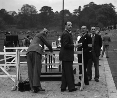 British racing driver Goldie Gardner at the Imperial Trophy race, Crystal Palace, 1939. Artist: Bill Brunell.