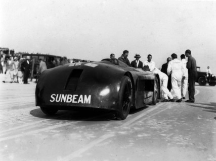 Sunbeam 1000hp World Land speed record attempt at Daytona 1927 Artist: Unknown.