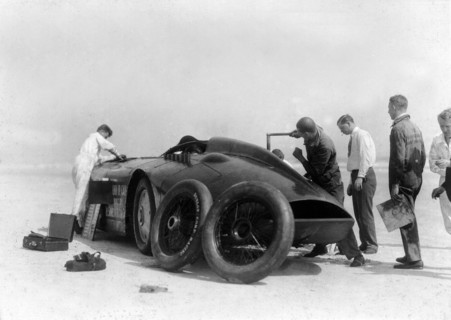 Sunbeam 1000hp World Land speed record attempt at Daytona 1927 Artist: Unknown.