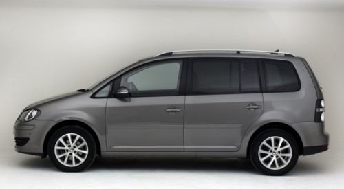 2009 Volkswagen Touran Tdi Artist: Unknown.