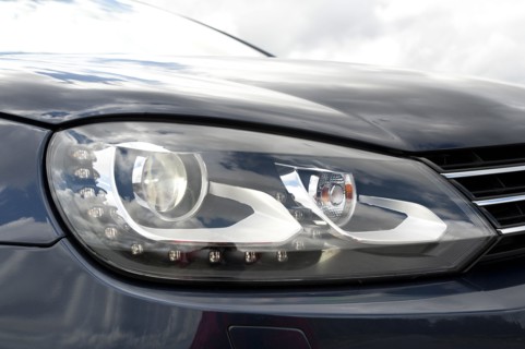 2011 Volkswagen EOS 2.0 Tdi Artist: Unknown.