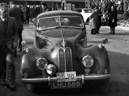 Bristol 400 driven by L.Potter on the 1952 R.A.C Rally Artist: Unknown.