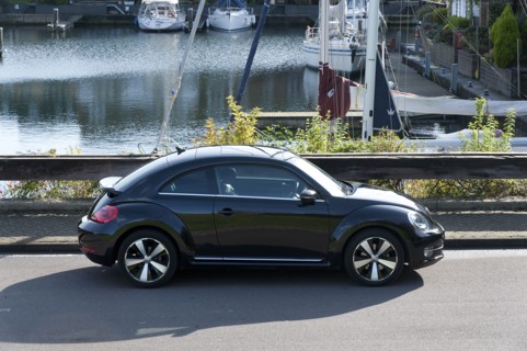 2012 Volkswagen Beetle Artist: Unknown.