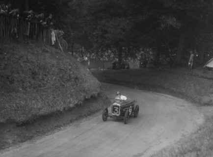 Austin Ulster TT type competing in the MAC Shelsley Walsh Speed Hill Climb, Worcestershire, 1935. Artist: Bill Brunell.