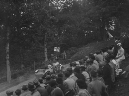 Bentley open 4-seater competing in the Shelsley Walsh Hillclimb, Worcestershire, 1935. Artist: Bill Brunell.