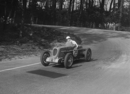 MG Q type of Kenneth Evans racing at Donington Park, Leicestershire, 1930s. Artist: Bill Brunell.