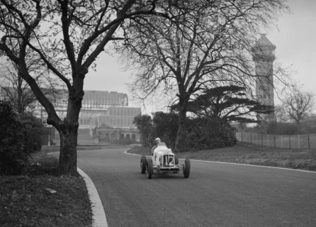 ERA of Arthur Dobson racing at Crystal Palace, London, 1939. Artist: Bill Brunell.