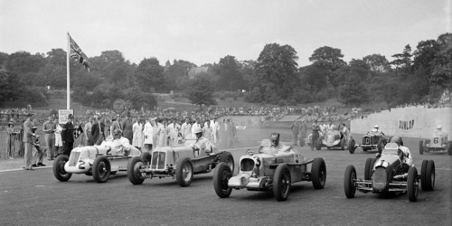 MG R type of Bill Esplen, ERA of Geg Parnell and MG of H Stuart-Wilton, Crystal Palace, 1939. Artist: Bill Brunell.