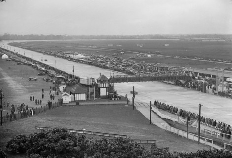 JCC Double Twelve Race, Brooklands, Surrey, 1929. Artist: Bill Brunell.