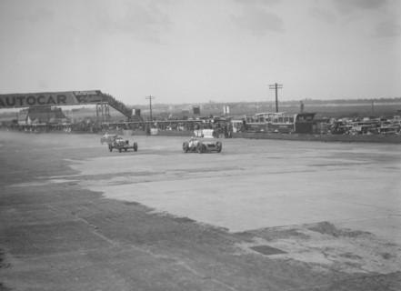 Thomas Special of Harold Purdy and OM of Henken Widengren, BRDC 500 Mile Race, Brooklands, 1931. Artist: Bill Brunell.