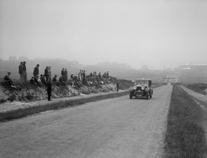 Rolls-Royce limousine at the B&HMC Brighton Motor Rally, 1930. Artist: Bill Brunell.