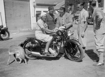 Betty Lemitte on a 499 cc Rudge Ulster motorcycle, 1930s. Artist: Bill Brunell.