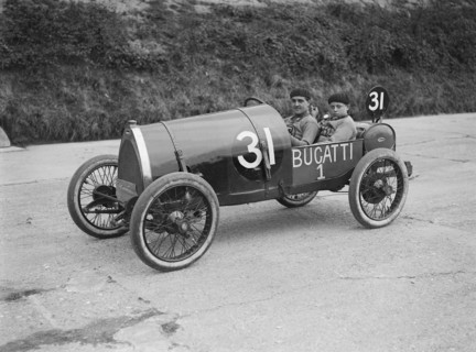 Pierre de Vizcaya in his Bugatti at the JCC 200 Mile Race, Brooklands, Surrey, 1921. Artist: Bill Brunell.
