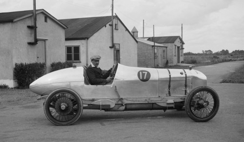 AG Miller in his Wolseley single-seater racer at Brooklands, Surrey, 1920s. Artist: Bill Brunell.
