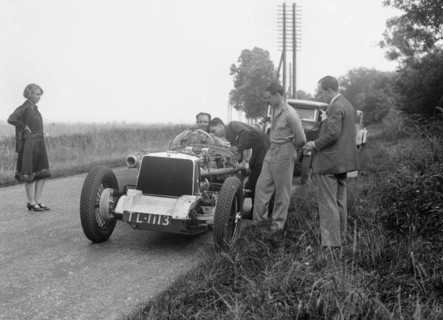 Road testing Raymond Mays' Vauxhall-Villiers, c1930s. Artist: Bill Brunell.