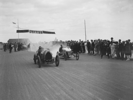 Bugatti of Leon Cushman racing at the Southsea Speed Carnival, Hampshire. 1922. Artist: Bill Brunell.