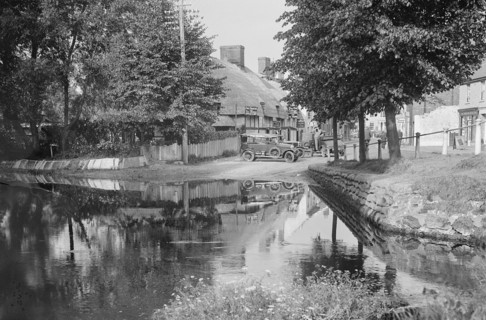 Morris tourer outside the Old Cottage tea rooms, Ringwood, Hampshire, c1920s-c1930s. Artist: Bill Brunell.