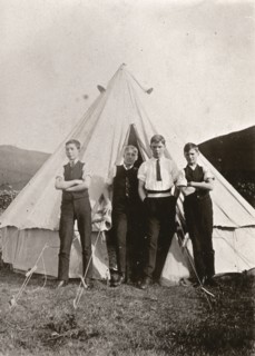 Rowntrees boys camp, 1912. Artist: Unknown