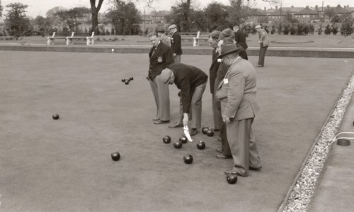 Men playing bowls, York, Yorkshire, 1955. Artist: Unknown