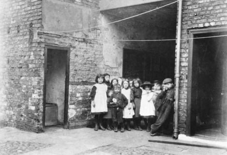 A York slum, York, Yorkshire, 1901. Artist: Unknown