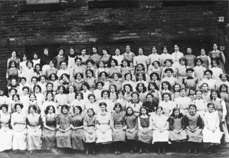 Female workers at Mackintosh?s toffee factory, Halifax, West Yorkshire,1912. Artist: Unknown
