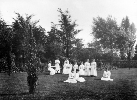 Social block lawn, York, Yorkshire, 1907. Artist: Unknown