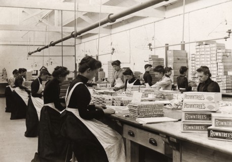 Packing Rowntree?s chocolate, York, Yorkshire, 1910. Artist: Unknown