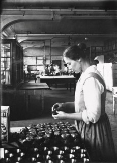 A cook makes pastry in the factory kitchens, Rowntree?s factory, York, Yorkshire, 1913. Artist: Unknown