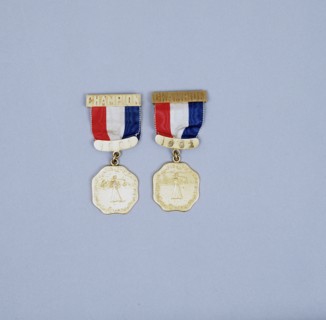 Women's USGA Championship winner's medals, 1901-2. Artist: Unknown