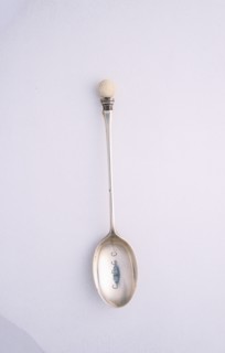 Silver spoon with golf ball motif, c1910. Artist: Unknown