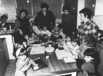 Teacher Janet Lawson demonstrates kichal baking, Gan Yeladim Synagogue kitchen, Reading, 1987. Artist: Unknown