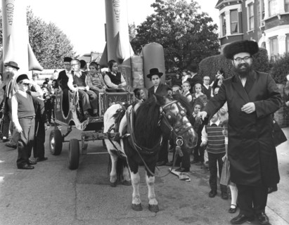 Hasidic street party, Paget Road, London, October 1989. Artist: Sidney Harris