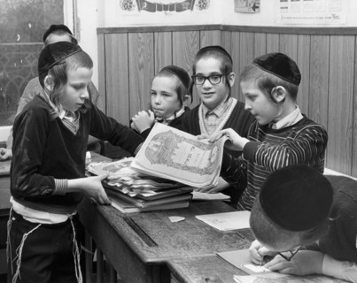 Jewish primary school children, December 1985. Artist: Sidney Harris