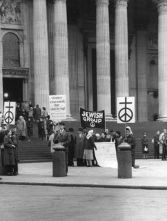 Jewish CND group at St Paul's Cathedral, London, 27 March 1964. Artist: EH Emanuel