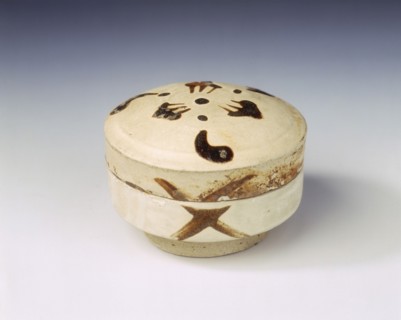 Yaozhou stoneware covered box, late Tang dynasty, China, 9th century. Artist: Unknown