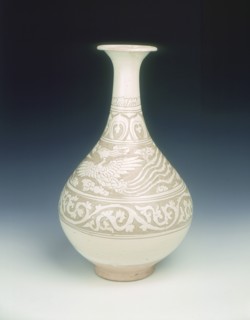 Cizhou type sgraffito yuhuchun vase, early Yuan dynasty, China, late 13th-early 14th century. Artist: Unknown