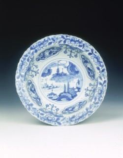 Kraak blue and white klapmuts bowl with pagoda and seascape, late Ming dynasty, China, c1610. Artist: Unknown