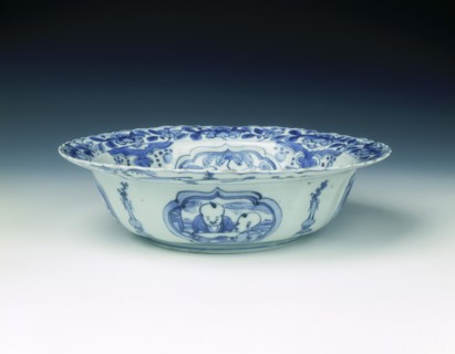 Kraak blue and white klapmuts bowl with pagoda and seascape, late Ming dynasty, China, c1610. Artist: Unknown