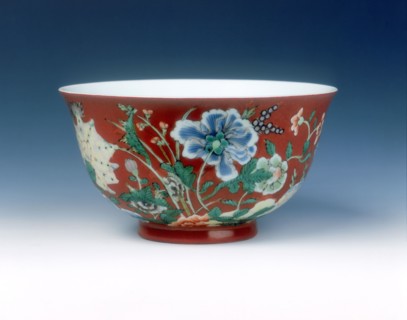 Polychrome bowl with flowers on coral ground, late Kangxi period, Qing dynasty, China, 1700-1722. Artist: Unknown