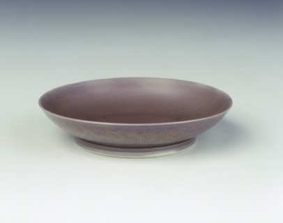 Pale aubergine glazed saucer, Yongzheng period, Qing dynasty, China, 1723-1735. Artist: Unknown