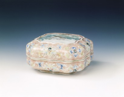 Famille rose seal paste box with landscape, late Qianlong period, Qing dynasty, China, 1775-1795. Artist: Unknown