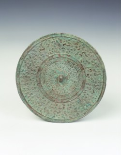 Bronze mirror with dragon heads pattern, Eastern Zhou dynasty, China, 6th-5th dynasty BC. Artist: Unknown