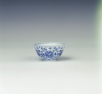 Blue and white wine cup, China, 1723-1735. Artist: Unknown