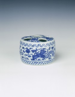 Blue and white brush and ink stand, China, 1522-1566. Artist: Unknown