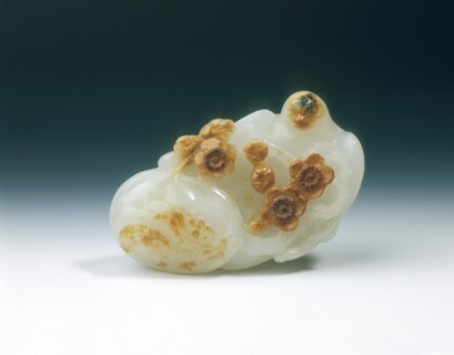 Jade bird with lingzhi, bulb and prunus, early Qing dynasty, China, 1662-1722. Artist: Unknown